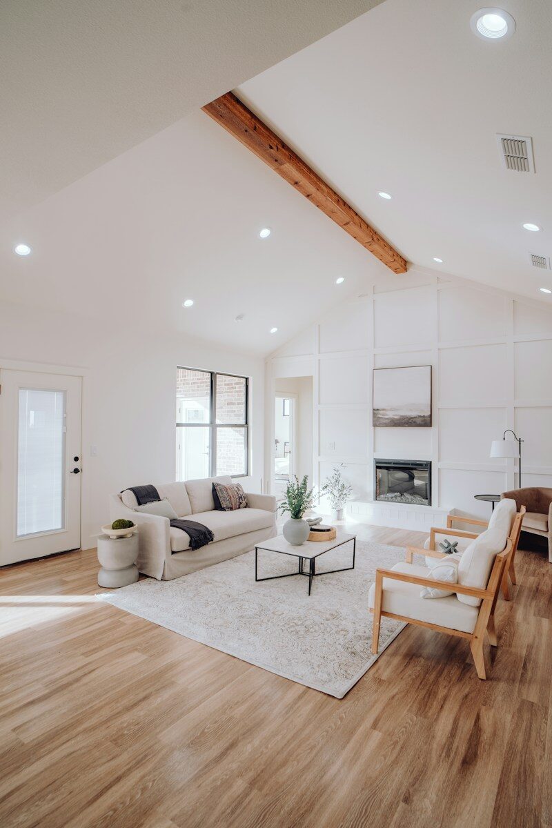 Refined modern lounge